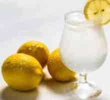 Како корисни вода со лимон?