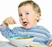 Како да се учат на вашето дете да се јаде со лажица?