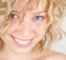 Како да се осветли вашата коса со хидроген пероксид