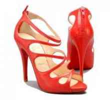 Црвени сандали