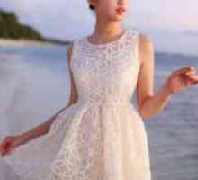 Лето бел фустан со чипка