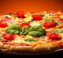 Рецепт пица со салама, сирење и домати