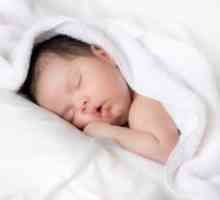 Колку треба детето да спие во 2 месеци?