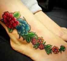 Тетоважа цвеќе на ногата