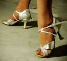 Чевли за сала за танцување
