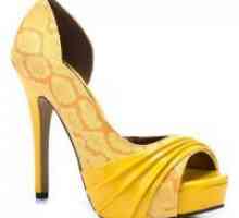 Жолта сандали
