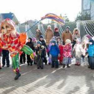 Карневалот игри за деца на улица