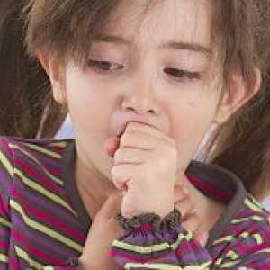 Како да се третираат лаење кашлица кај децата?