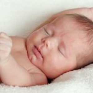 Како да се излечи боцкави топлина кај бебињата?