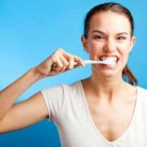 Како да се четкаат забите?