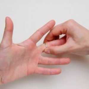 Како да се отстрани прстен од потечени прст?