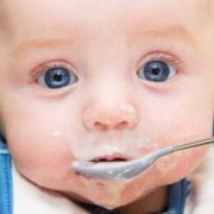 Кога да се воведе цврста храна бебиња?