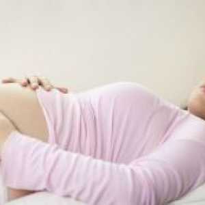 Зошто бремените жени да не може да лежи на грб?