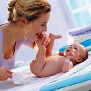 Пелени со намалување на папокот за новороденчиња