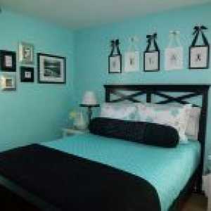 Спална соба во тиркизна боја