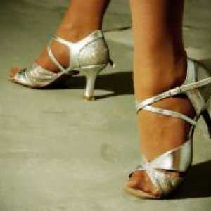 Танцување чевли