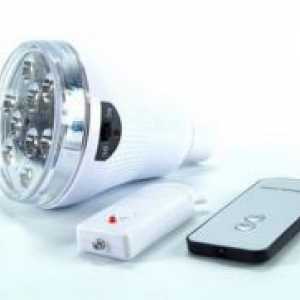 "Smart светлината" со далечински управувач и батерии