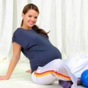 Вежба на топката за бремени жени