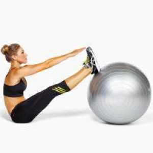 Вежба на топката за стомакот слабеење