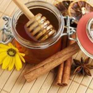 Масти горење пијалок на мед и цимет